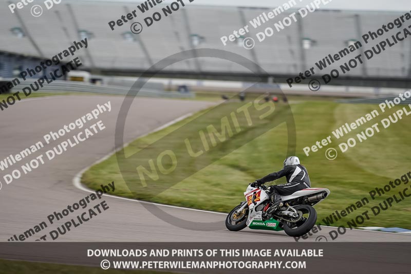 Rockingham no limits trackday;enduro digital images;event digital images;eventdigitalimages;no limits trackdays;peter wileman photography;racing digital images;rockingham raceway northamptonshire;rockingham trackday photographs;trackday digital images;trackday photos